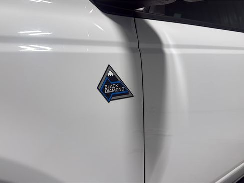 Certified 2024 Ford Bronco Black Diamond AWD/4WD image 29