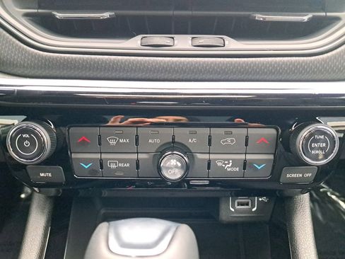 New 2026 Jeep Compass Trailhawk w/ Sun, Sound & Navigation Group AWD/4WD image 22