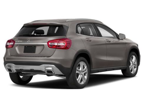 Used 2019 Mercedes-Benz GLA 250 4MATIC image 2