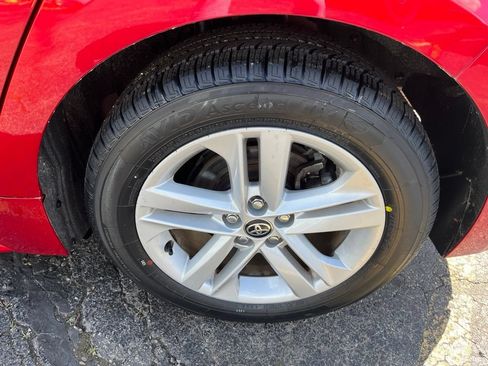 Used 2022 Toyota Corolla SE FWD image 9