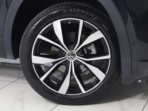 Used 2025 Volkswagen Atlas Cross Sport SEL Premium R-Line AWD/4WD image 16