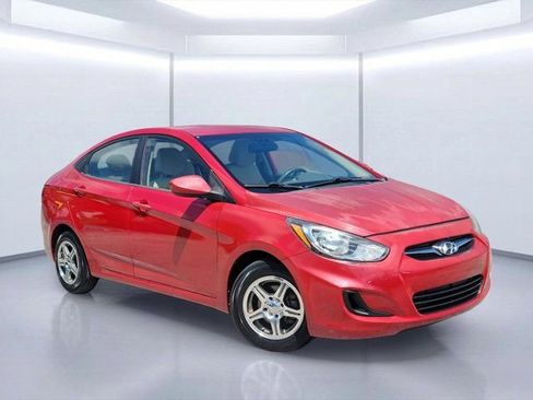 Used 2012 Hyundai Accent GLS FWD image 1