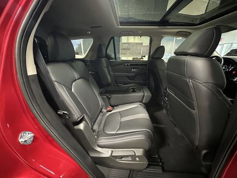 New 2025 Honda Pilot Touring image 24