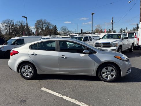 Used 2016 Kia Forte LX w/ LX Popular Package FWD image 5