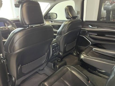 Used 2024 Jeep Grand Cherokee L Limited w/ Luxury Tech Group II image 15