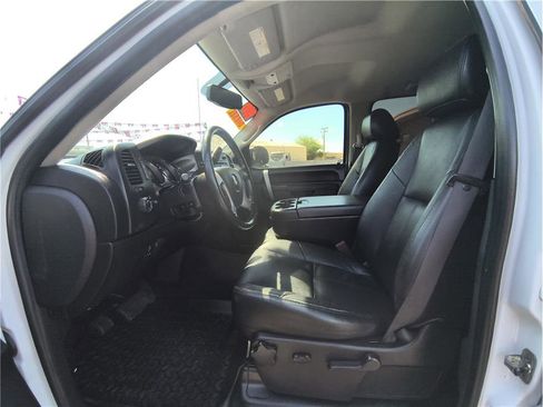 Used 2011 Chevrolet Silverado 2500 LT w/ Interior Plus Package image 9