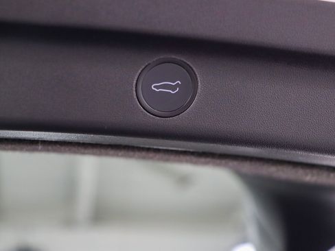 Used 2021 Tesla Model Y Long Range image 30