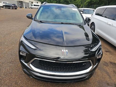 Used 2025 Buick Encore GX Sport Touring FWD image 2