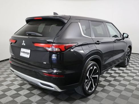 Used 2024 Mitsubishi Outlander SE AWD/4WD image 2