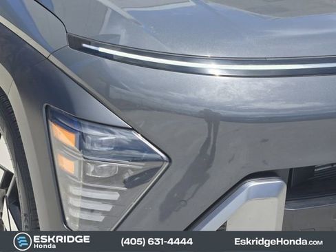 Used 2025 Hyundai Kona Limited FWD image 9