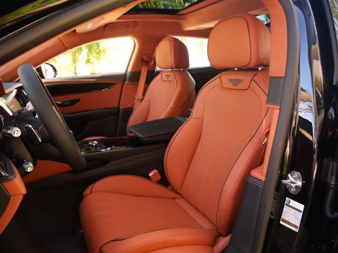 New 2026 Bentley Flying Spur Plug-In Hybrid AWD/4WD image 15