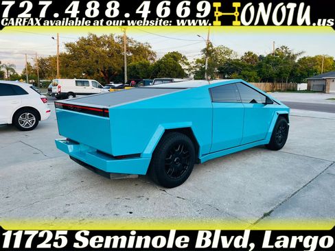 Used 2024 Tesla Cybertruck AWD Crew Cab image 8