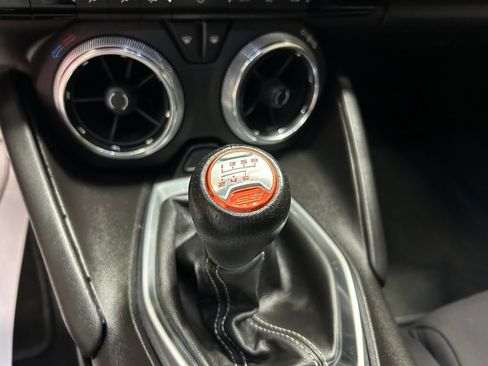 Used 2016 Chevrolet Camaro SS RWD image 17