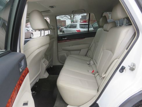 Used 2012 Subaru Outback 2.5i Limited w/ Moonroof Pkg image 17