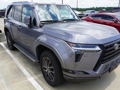Used 2025 Lexus GX 550 w/ Accessory Package (2T) AWD/4WD image 3