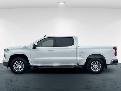 Used 2022 Chevrolet Silverado 1500 LT w/ Z71 Off-Road Package AWD/4WD image 10