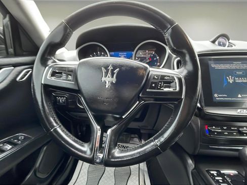 Used 2018 Maserati Ghibli image 11