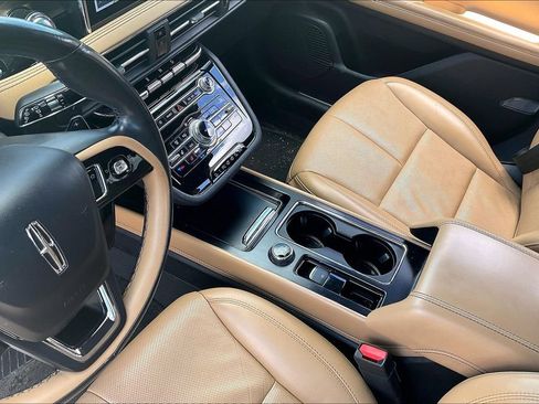 Used 2022 Lincoln Corsair Reserve w/ Elements Package FWD image 16