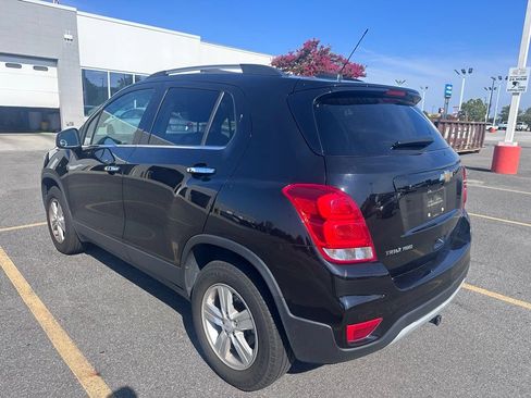 Used 2019 Chevrolet Trax LT w/ LT Convenience Package AWD/4WD image 3