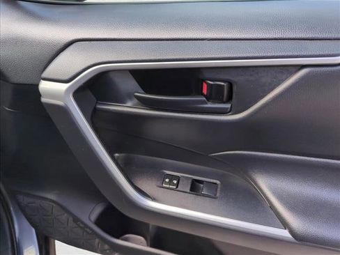 Certified 2021 Toyota RAV4 LE FWD image 28