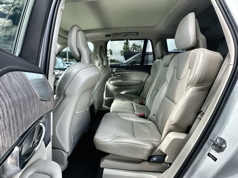 Used 2022 Volvo XC90 T8 Inscription image 13