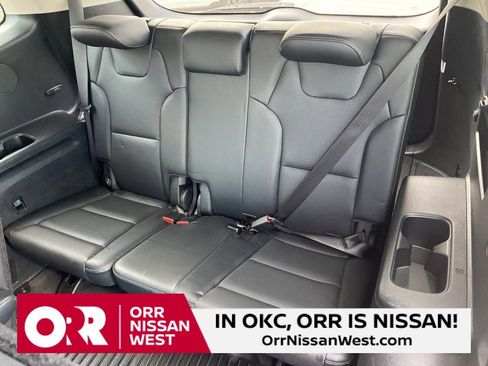 Used 2024 Kia Telluride EX w/ EX Captain's Chair Package image 17