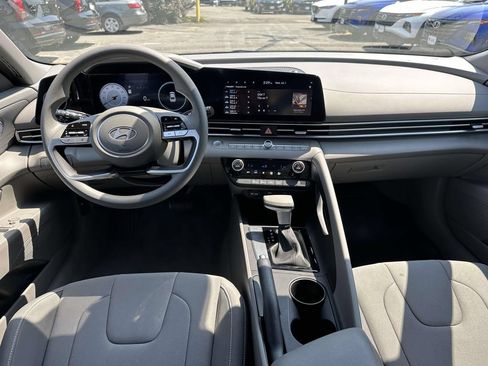 Used 2024 Hyundai Elantra SEL FWD image 11