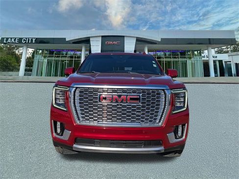 Used 2021 GMC Yukon Denali w/ Denali Premium Package image 8
