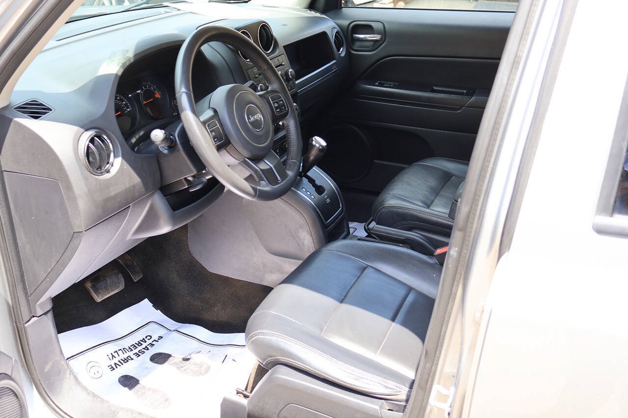 Used 2016 Jeep Patriot High Altitude FWD image 13
