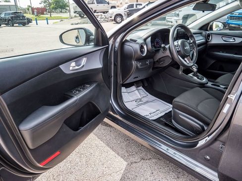 Used 2024 Kia Forte LXS FWD image 25
