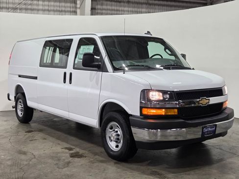 New 2025 Chevrolet Express 3500 Extended w/ Driver Convenience Package RWD image 7