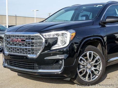 Used 2024 GMC Terrain Denali w/ Denali Premium Package image 3