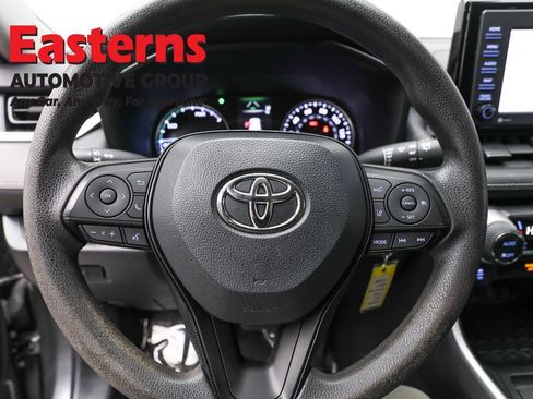 Used 2021 Toyota RAV4 LE image 10