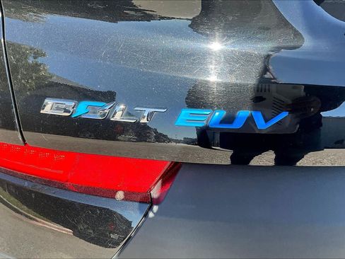 Used 2023 Chevrolet Bolt EUV LT image 9