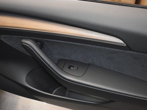 Used 2023 Tesla Model 3 Standard Range RWD image 17