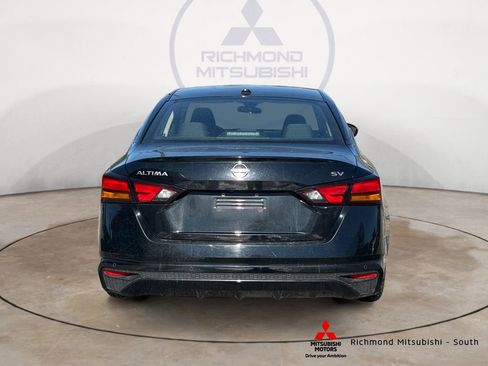 Used 2024 Nissan Altima 2.5 SV FWD image 4