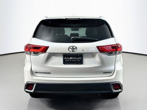 Used 2017 Toyota Highlander Limited FWD image 6