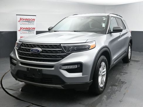 Used 2024 Ford Explorer XLT w/ Equipment Group 202A AWD/4WD image 4