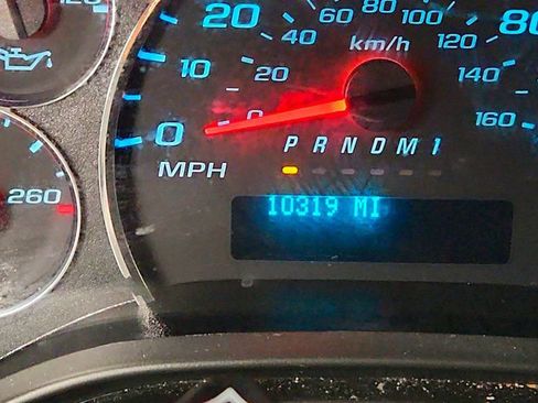 Used 2025 Chevrolet Express 2500 w/ Driver Convenience Package RWD image 14