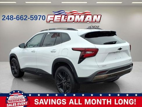 Used 2025 Chevrolet Trax ACTIV w/ Sunroof Package image 7