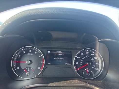 Used 2022 Kia Forte LXS FWD image 9