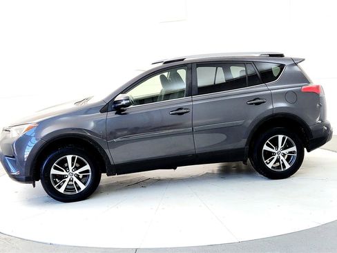 Used 2018 Toyota RAV4 XLE image 3