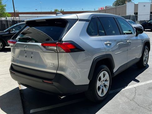 Used 2022 Toyota RAV4 LE AWD/4WD image 7