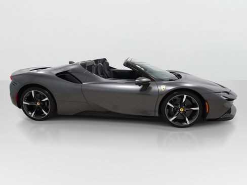 Certified 2025 Ferrari SF90 Spider AWD/4WD image 8