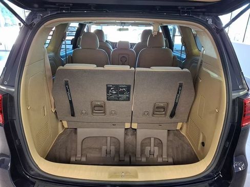 Used 2019 Kia Sedona LX FWD image 27