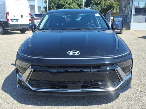 Used 2024 Hyundai Sonata SEL FWD image 2