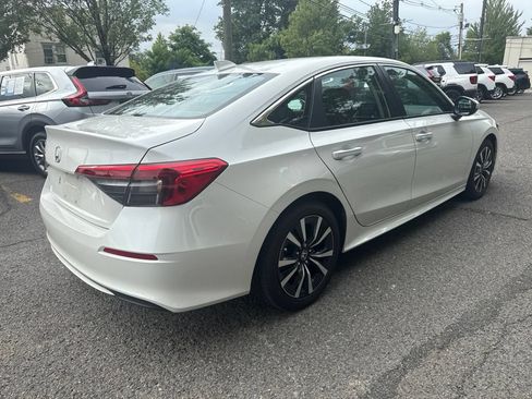 Used 2024 Honda Civic EX image 3