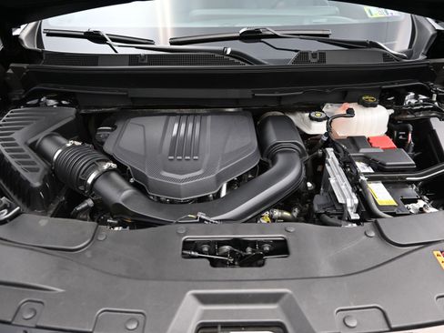 Used 2024 Chevrolet Traverse RS FWD image 41