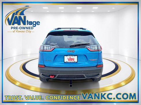 Used 2021 Jeep Cherokee Trailhawk AWD/4WD image 7