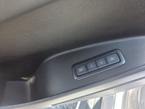Used 2017 GMC Yukon Denali w/ Open Road Package AWD/4WD image 23